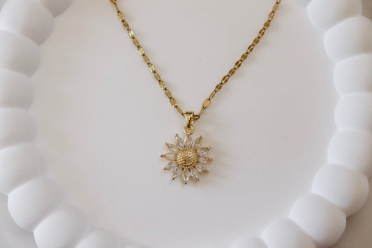 Cammy Flower Necklace
