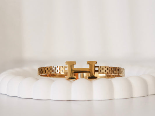 Hange Bangle